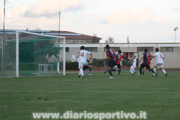 Omar Floris segna il gol dell'1-1